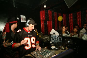 DJ in Bangkok 011.jpg