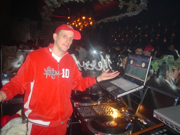 60.DJ Tour Of Hong Kong.JPG